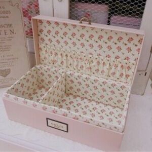 Gucci Pink Floral Accessory Organizer